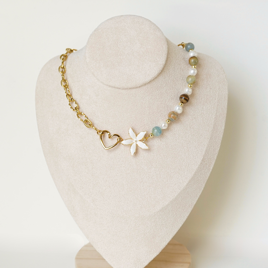 Collier Clara bleu et beige perle d'eau douce et pierres naturelles