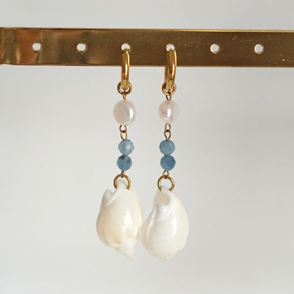 Boucles coquille bleu