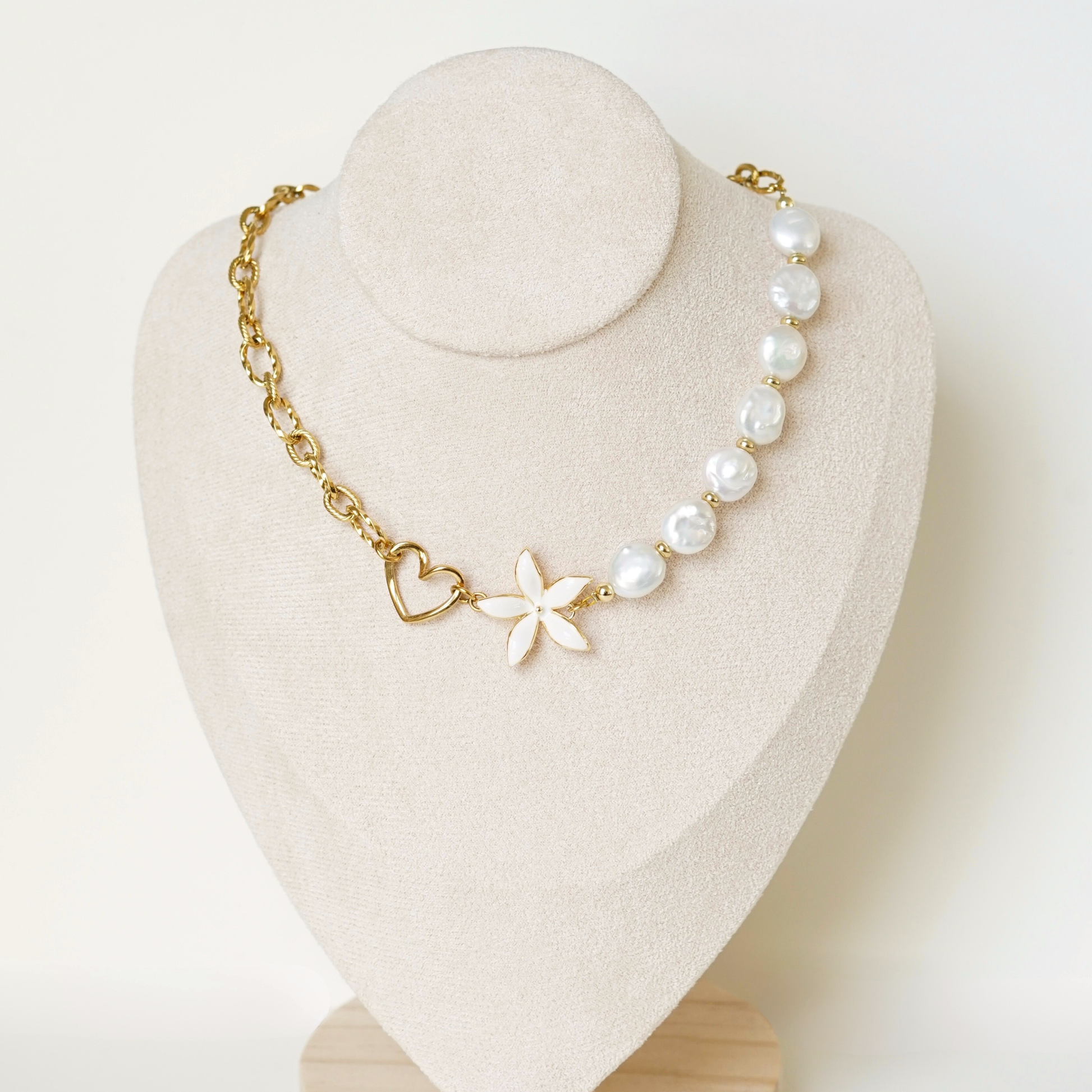 Collier Clara asymétrique blanc fait main perles d'eau douce baroque blanches les Pepettes Bijoux 