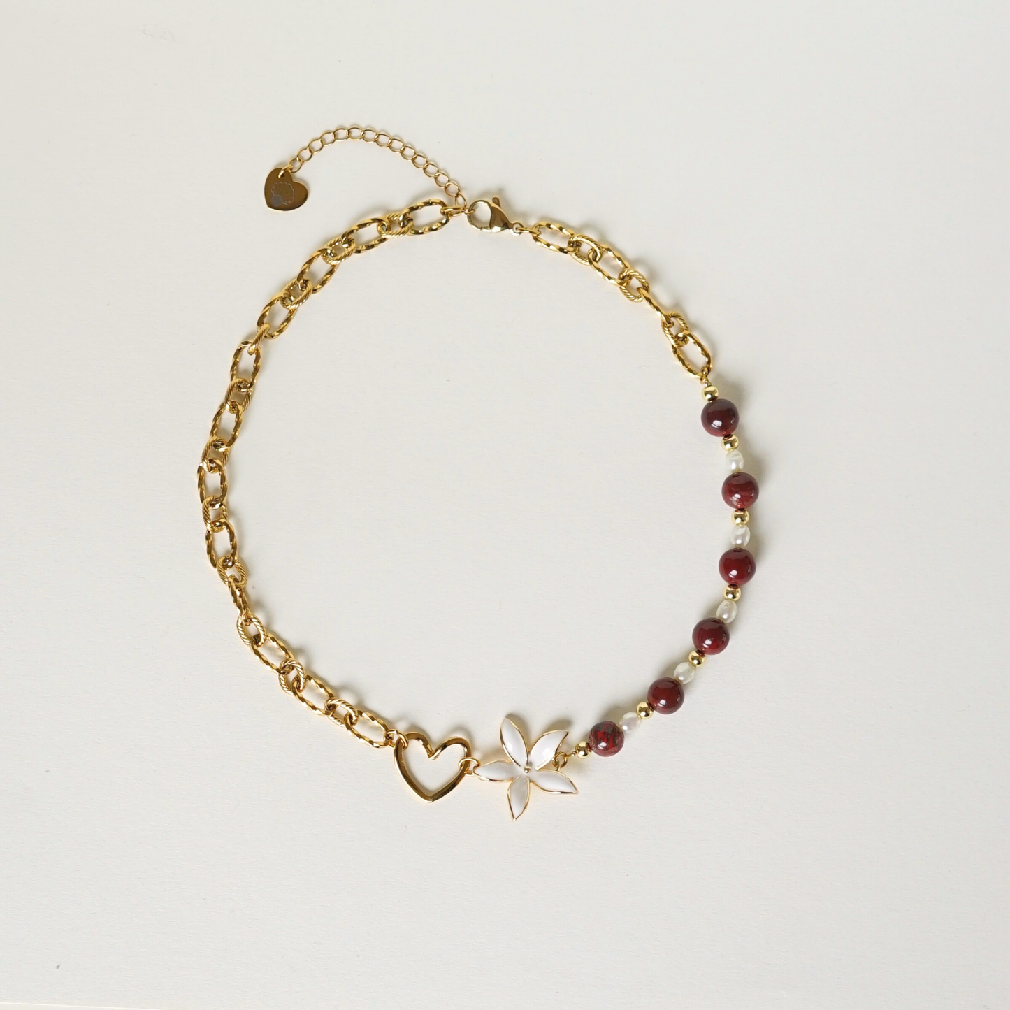 Collier Clara asymétrique rouge fait main perles d'eau douce baroque blanches et pierres naturelles les Pepettes Bijoux 
