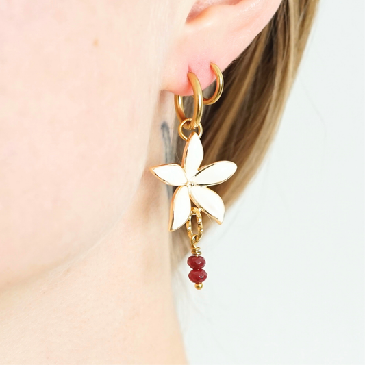 Boucles d'oreilles créoles dorées faites main avec pierres naturelles – idée cadeau spéciale