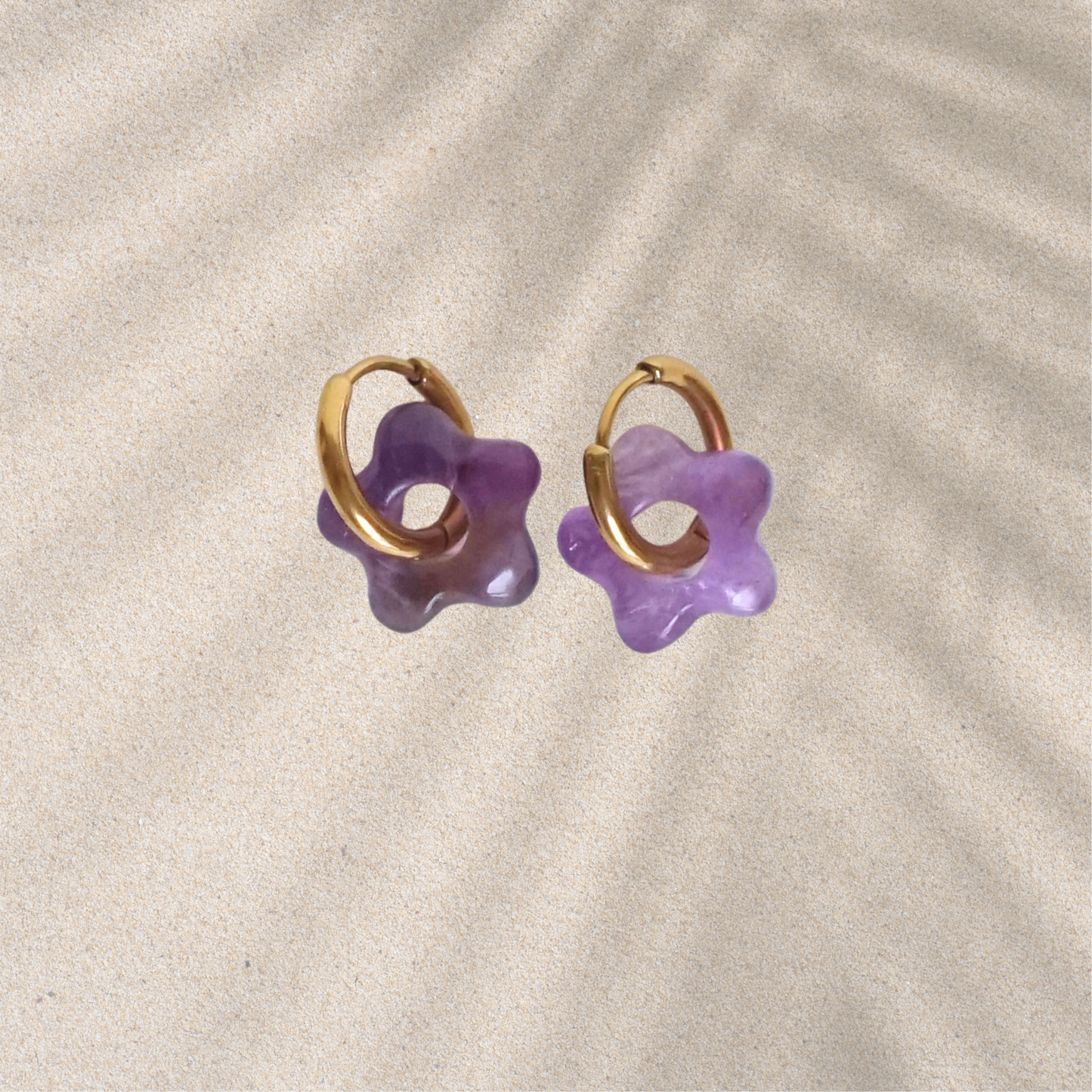 Boucles d'oreilles créoles faites main avec fleurs interchangeables en pierres naturelles  – bijou artisanal original