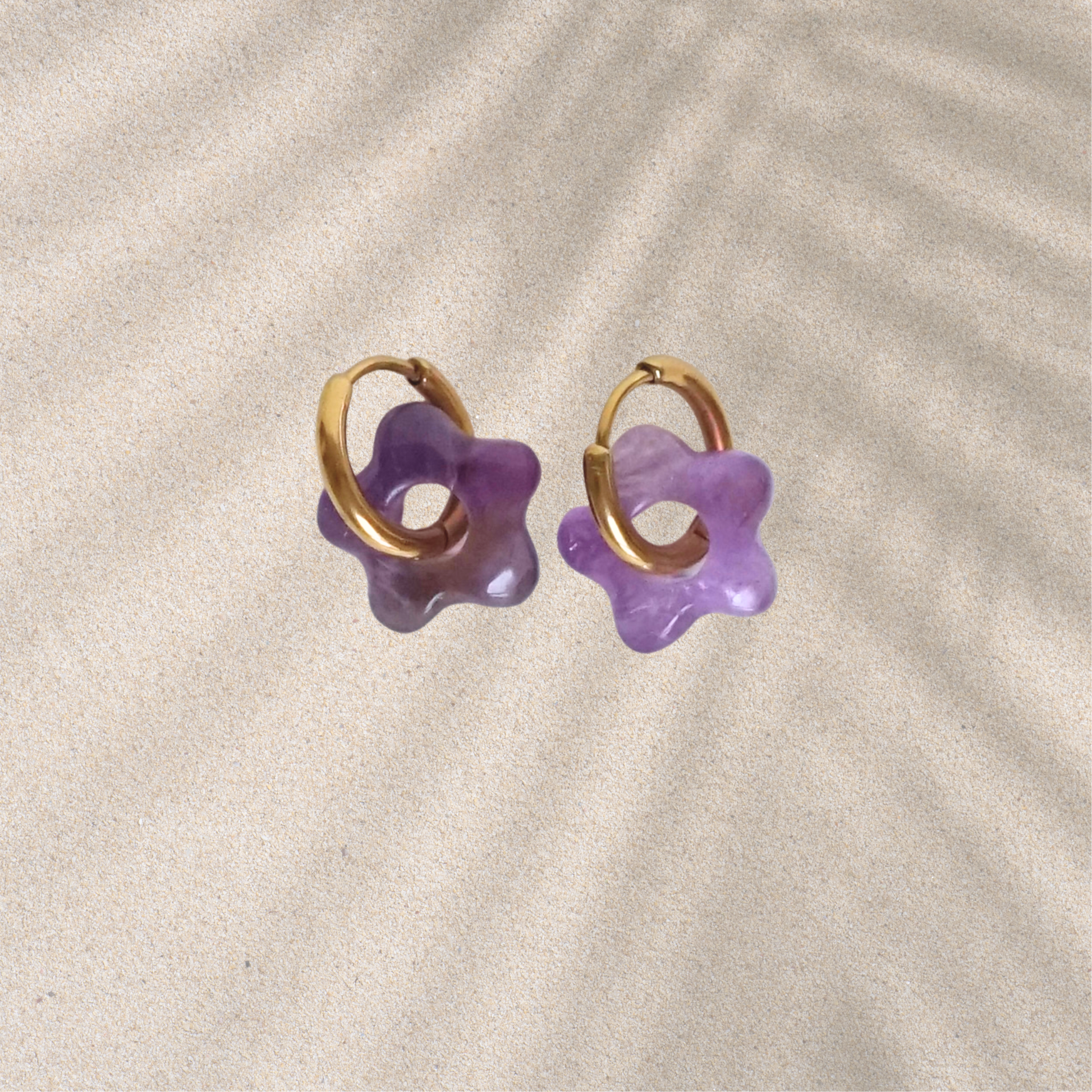 Boucles d'oreilles créoles faites main avec fleurs interchangeables en pierres naturelles  – bijou artisanal original