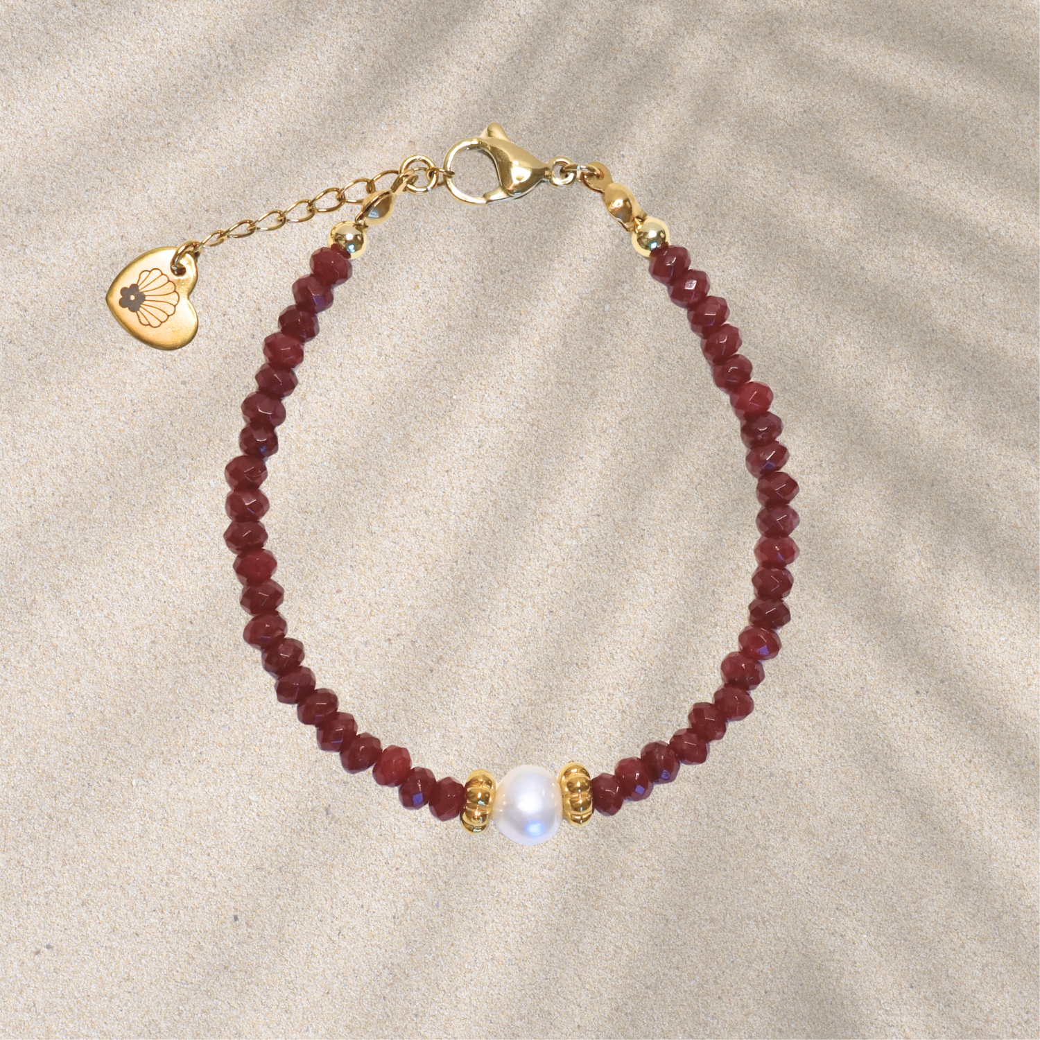 Bracelet fait main doré avec perle d’eau douce et pierres naturelles – cadeau original
