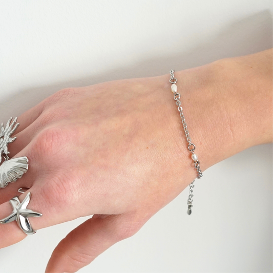 Bracelet fait main argenté en acier inoxydable et perles d'eau douce – idée cadeau spéciale