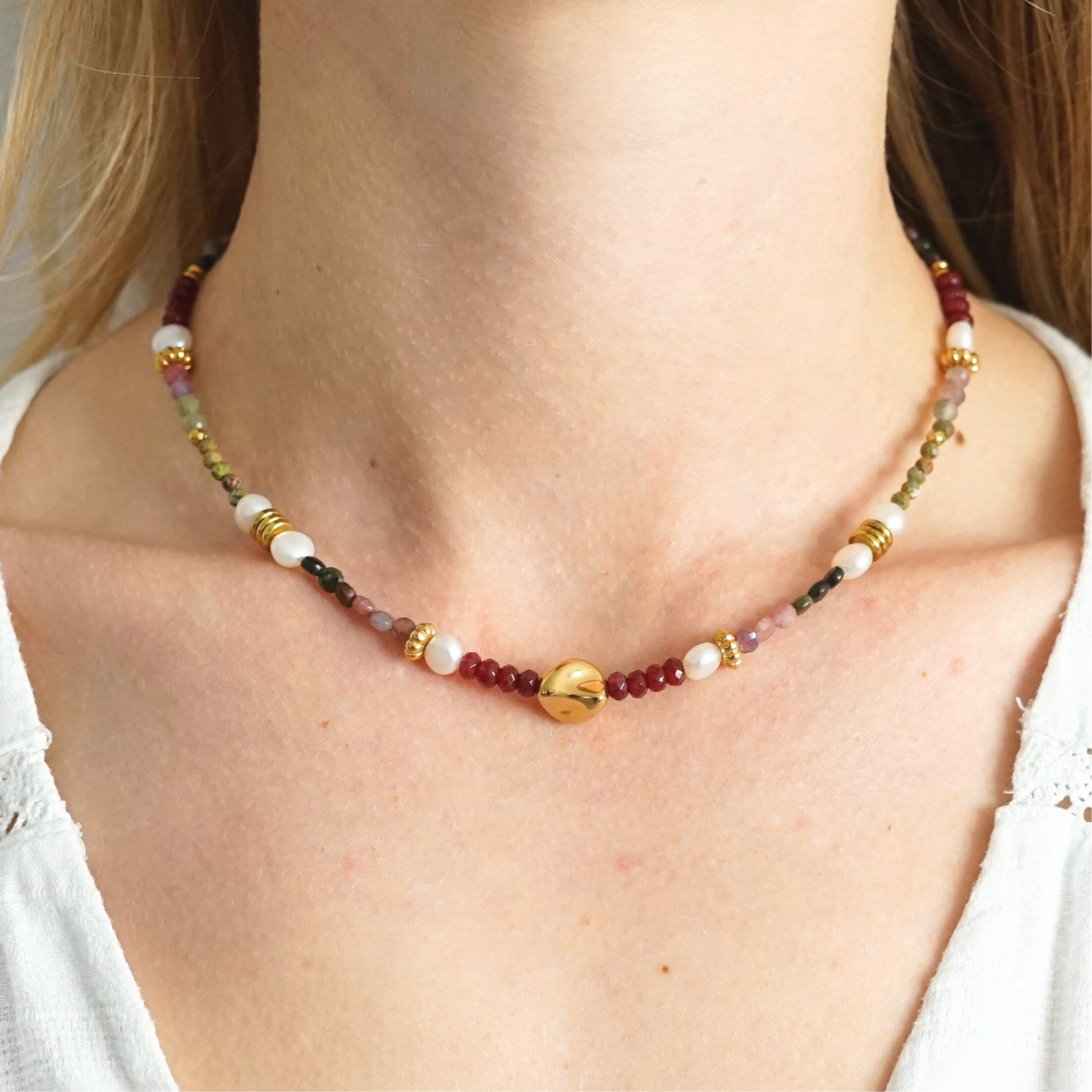 Collier fait main en acier inoxydable avec pierres naturelles et perles d'eau douce – bijou unique