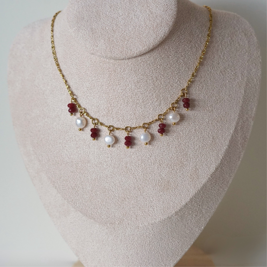 Collier fait main en acier inoxydable avec pendentifs en pierres naturelles et perles d'eau douce – bijou unique