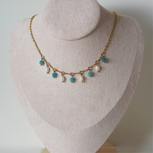 Collier fait main en acier inoxydable avec pendentifs en pierres naturelles et perles d'eau douce – bijou unique