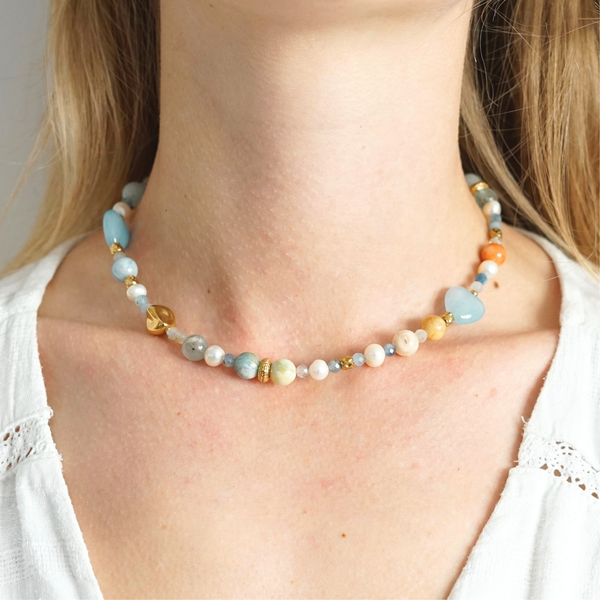 Collier fait main asymétrique en acier inoxydable avec pierres naturelles et perles d'eau douce – bijou unique