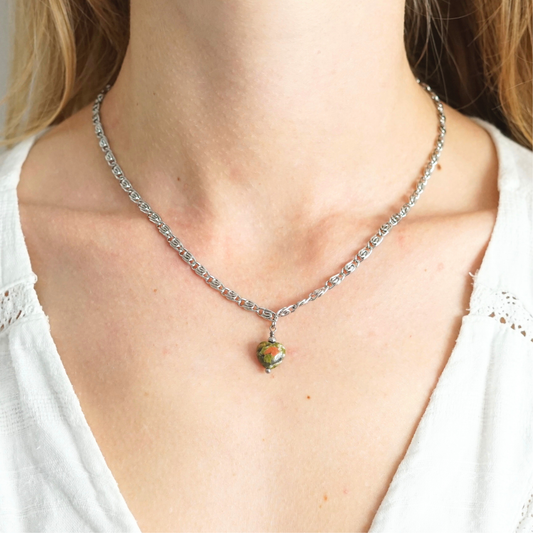Collier argenté fait main en acier inoxydable avec pierres naturelles – bijou unique