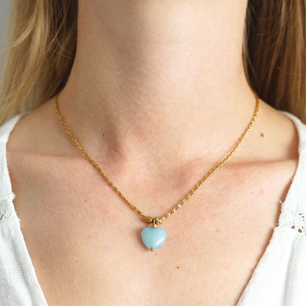 Collier doré fait main en acier inoxydable avec pierres naturelles – bijou unique
